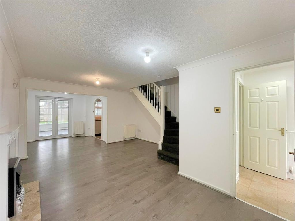 Property photo 2 of 16 Lounge / Diner