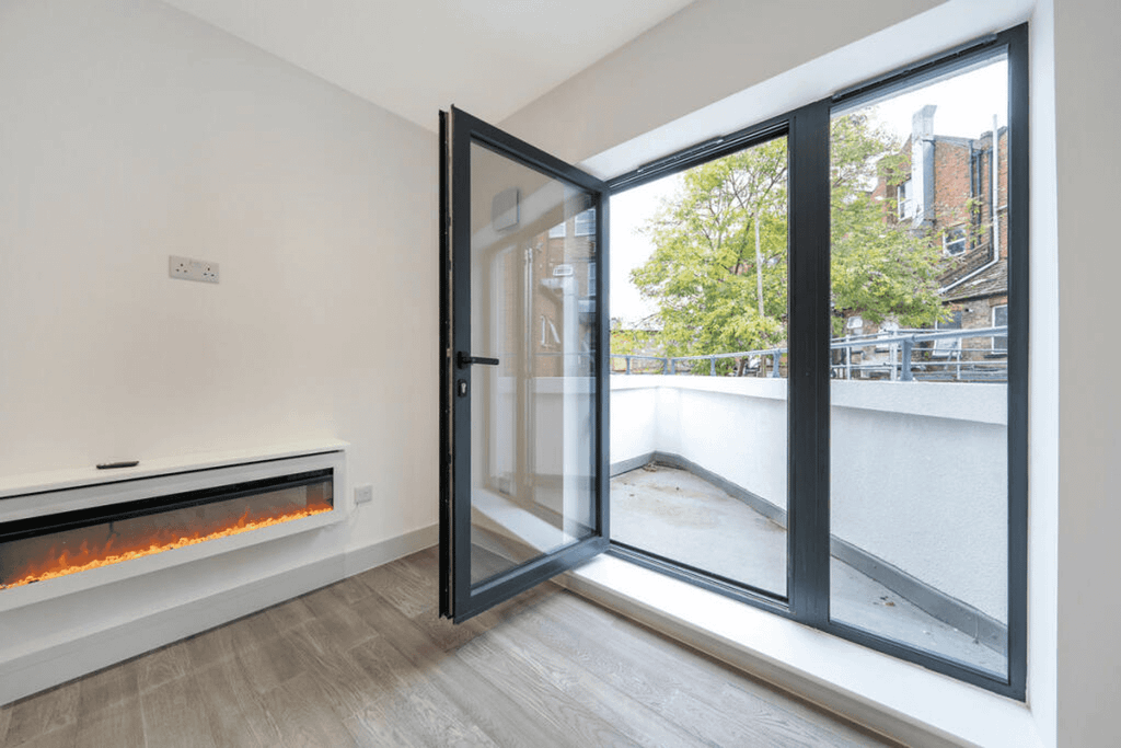 Property photo 3 of 8