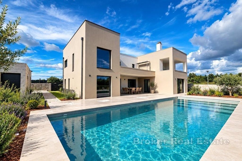 Property photo 1 of 11 Luxury Villa Near Poreč