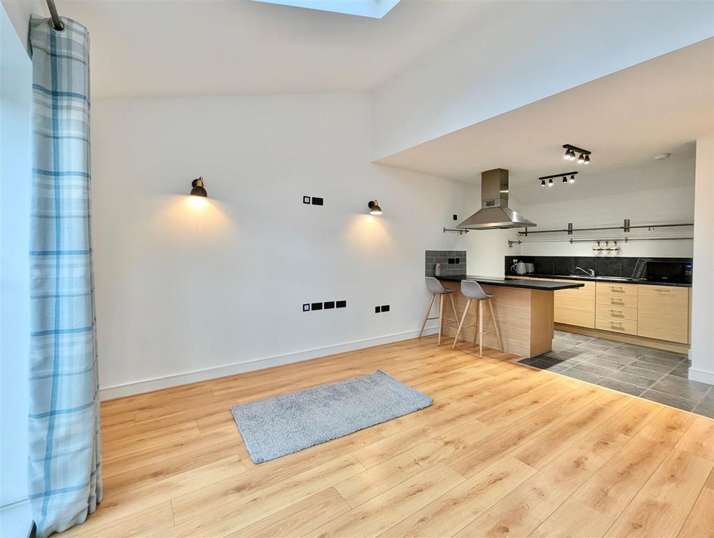 Property photo 2 of 11 2.Jpg