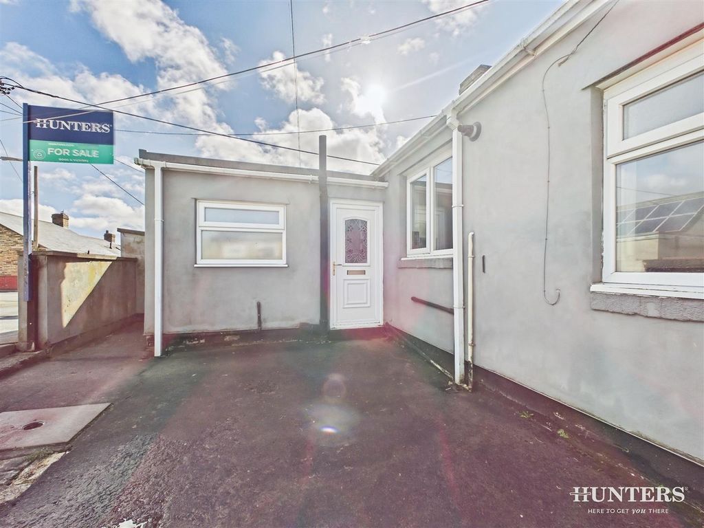 Property photo 1 of 17 6806Effb-Cam05287G0-Pr0165-Still017.Jpg