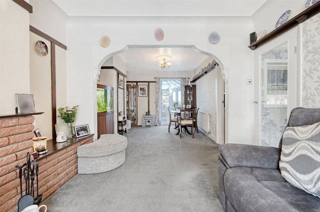 Property photo 2 of 34 Picture No. 12