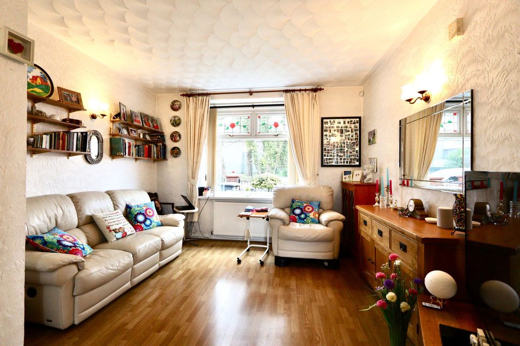 Property photo 2 of 35