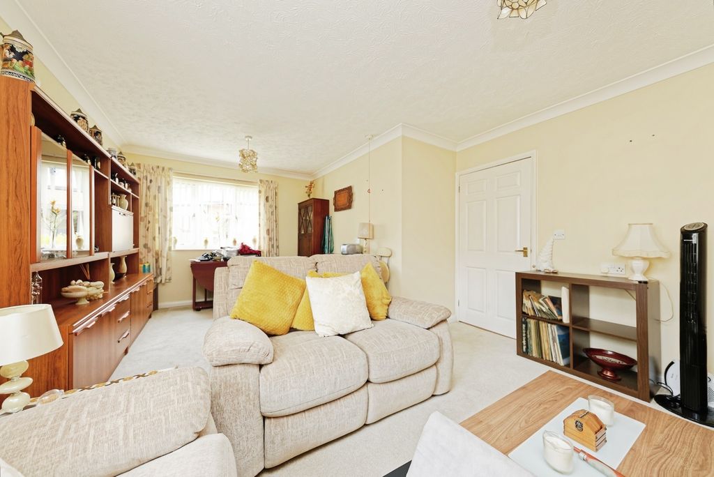 Property photo 3 of 17 Photo