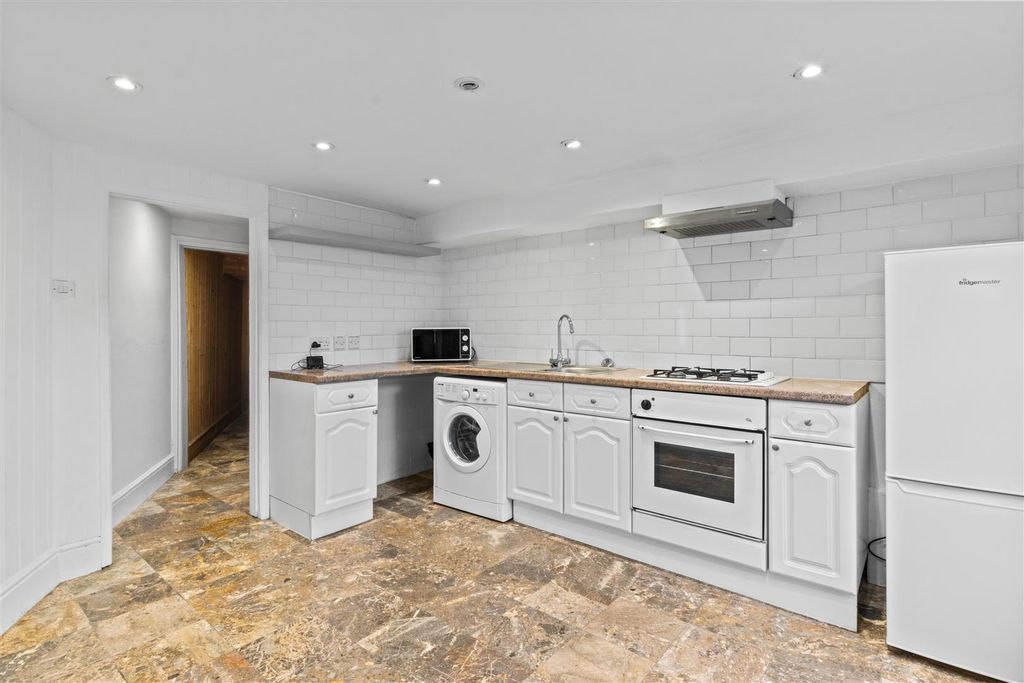 Property photo 3 of 15 Kitchen/ Diner