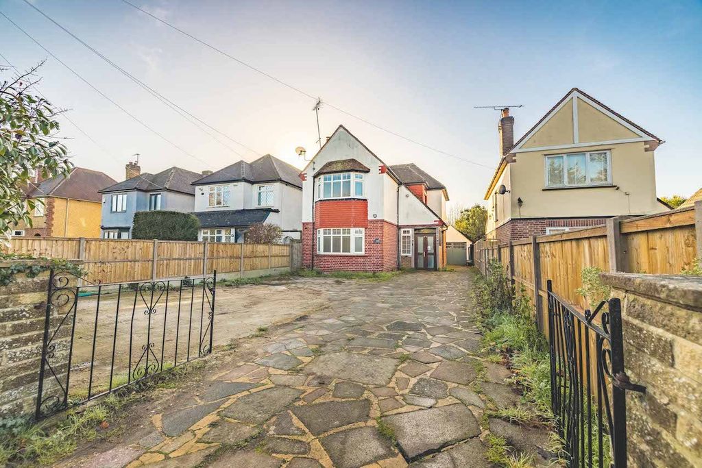 Property photo 1 of 18