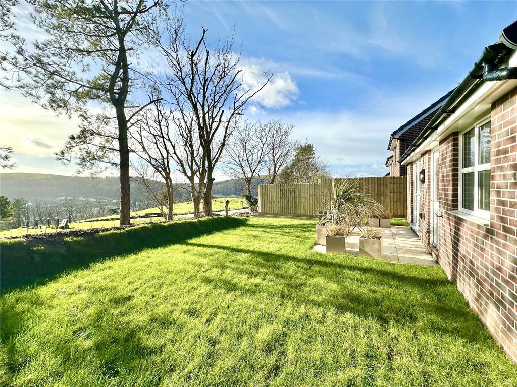 Property photo 2 of 21 Picture No. 46