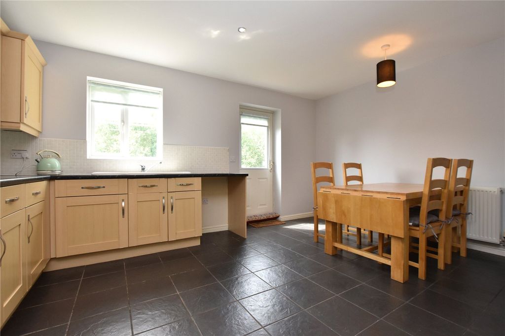 Property photo 3 of 23 Picture No. 25