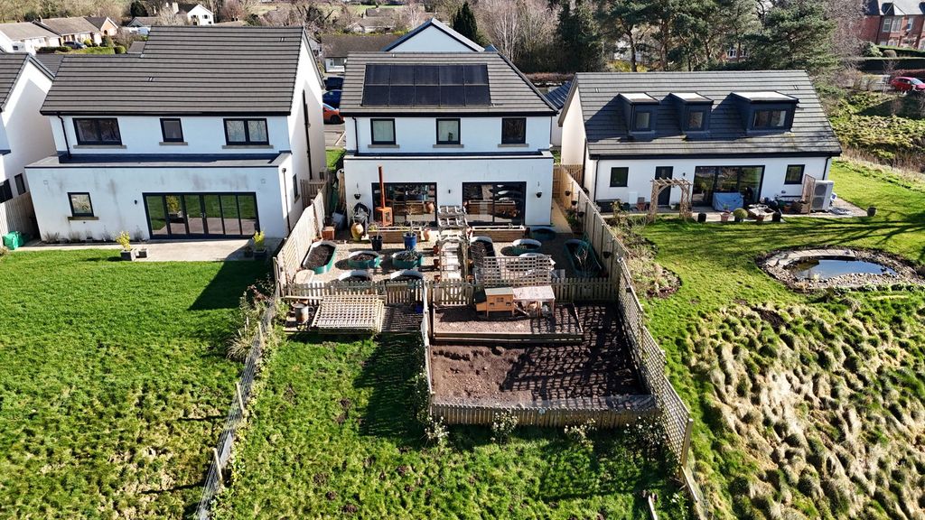 Property photo 1 of 37