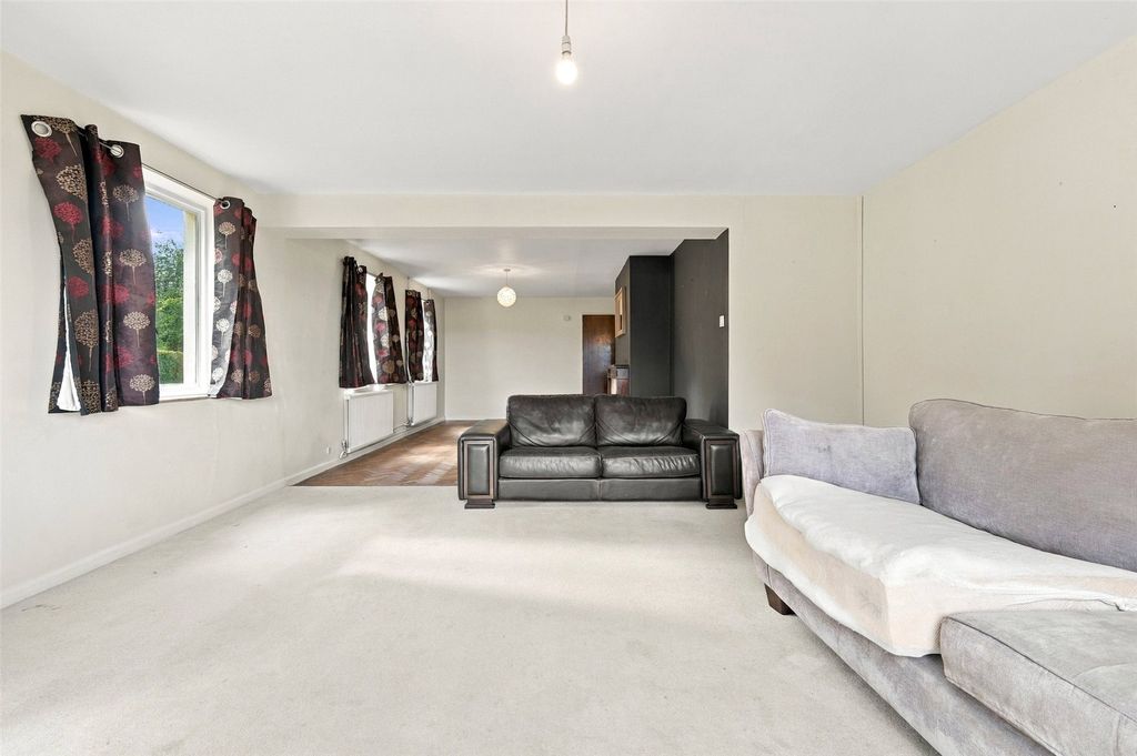 Property photo 3 of 27 Picture No. 11