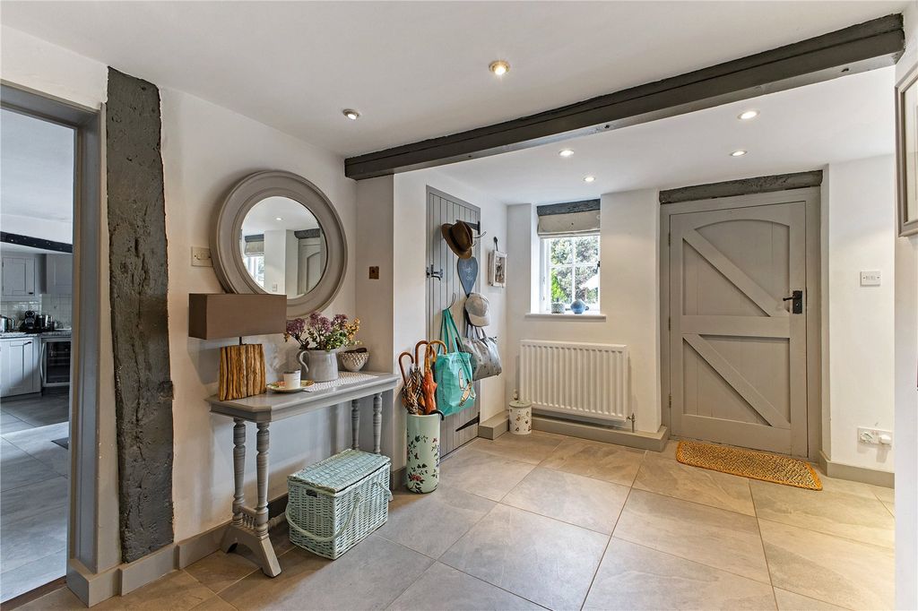 Property photo 2 of 19 Entrance