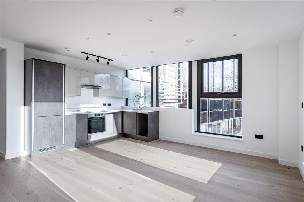 Property photo 2 of 5 Marlborough House (1st Floor)-5.Jpg