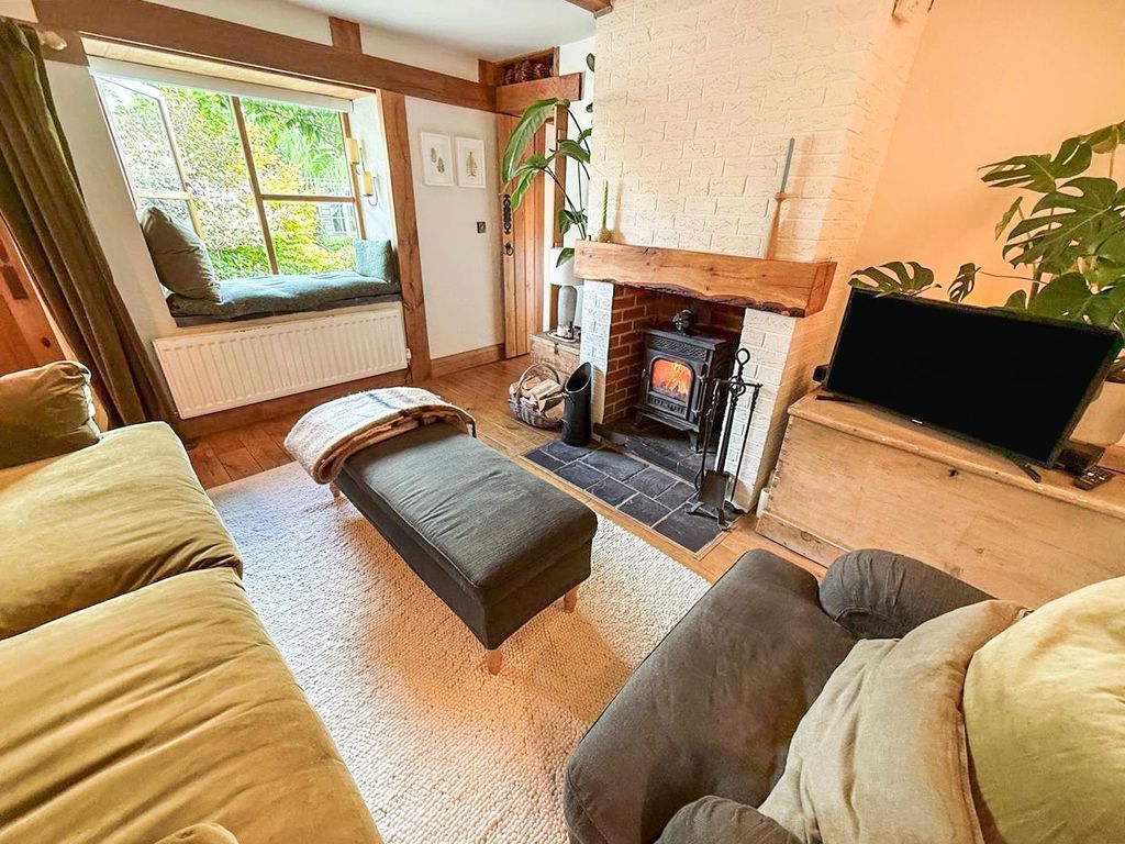 Property photo 2 of 40 Living Room