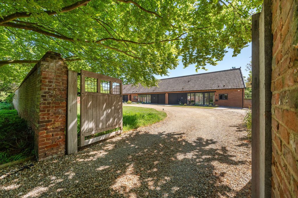 Property photo 1 of 24