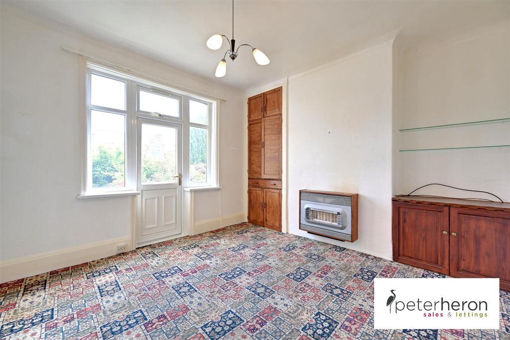 Property photo 3 of 15 Dining Room