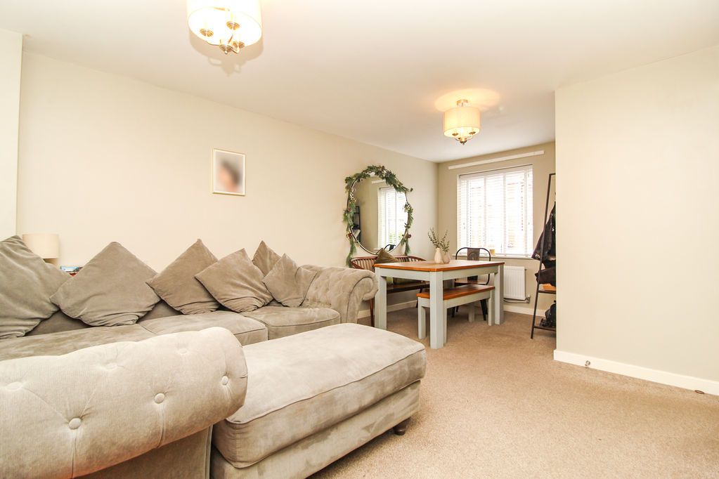 Property photo 3 of 16 Living Room/Dining