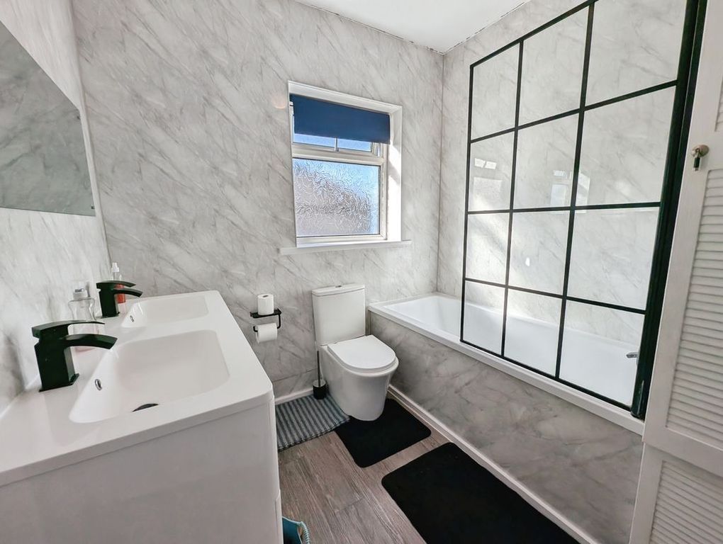 Property photo 3 of 15 Photo 1