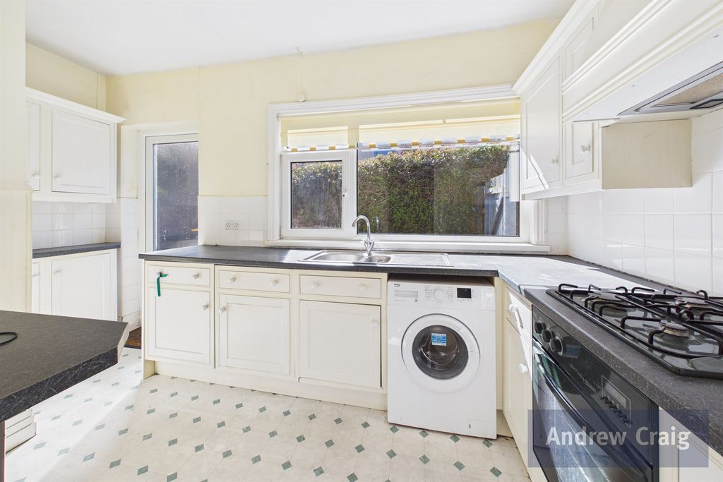 Property photo 3 of 14 Kitchen