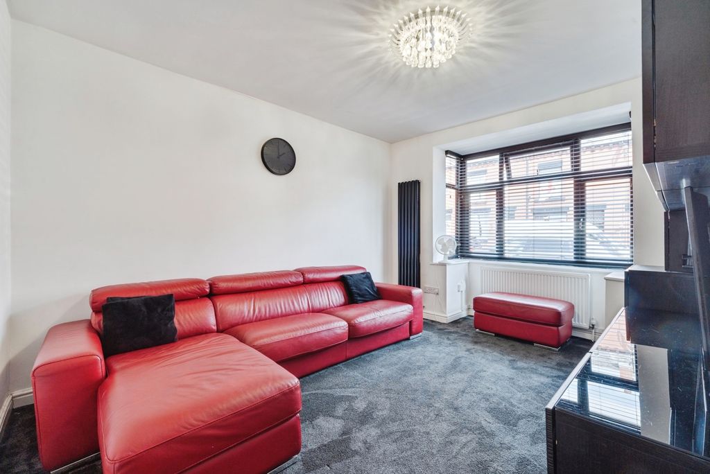 Property photo 3 of 18 Pbox-Img.Jpg