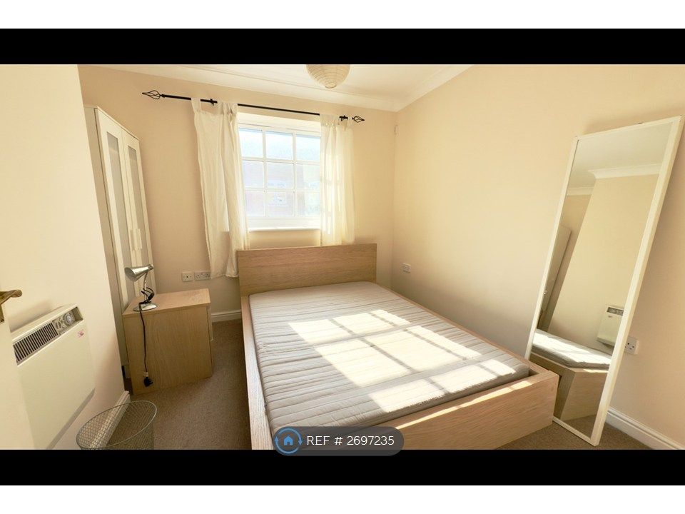 Property photo 1 of 10 Bedroom One