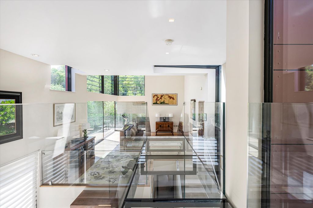 Property photo 3 of 65 Image