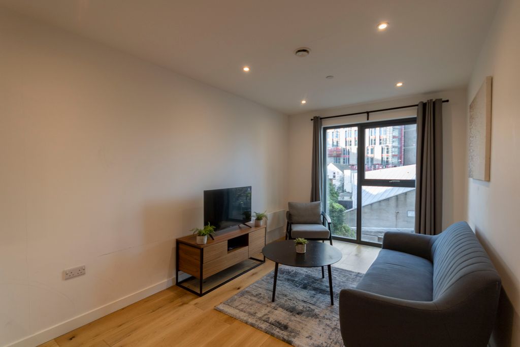 Property photo 3 of 9