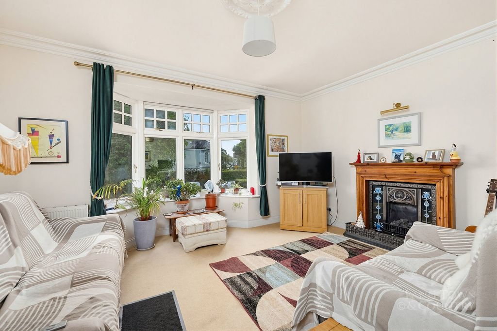 Property photo 2 of 24