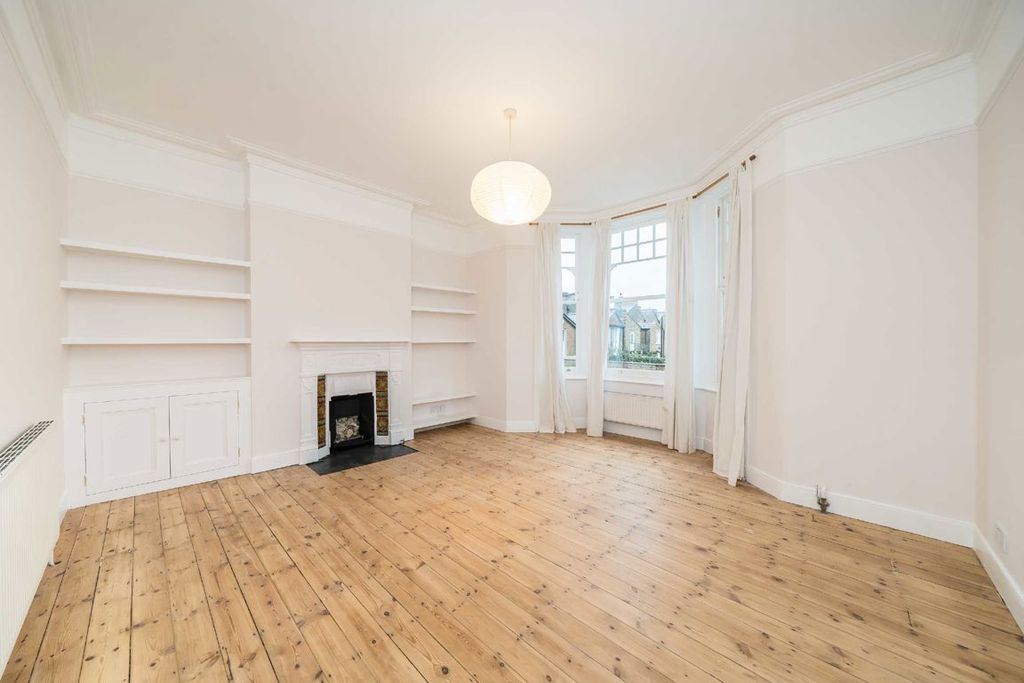 Property photo 2 of 7