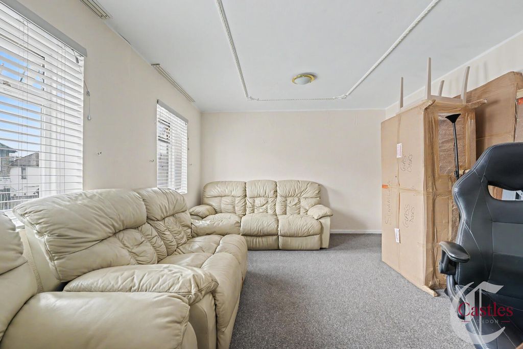 Property photo 3 of 16 Living Room