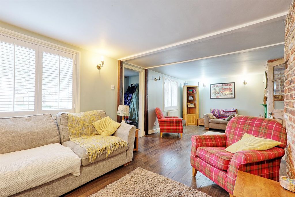 Property photo 3 of 32 Img_7035_6_7_Easyhdr-Interior3.Jpg