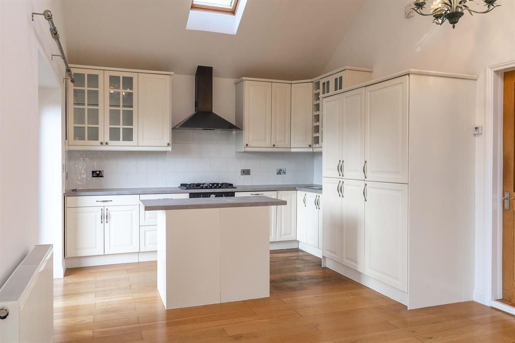 Property photo 3 of 14 Picture 3