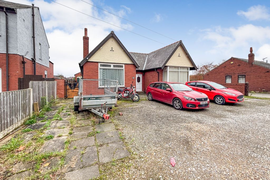 Property photo 1 of 11 6 Walnut Avenue, Wigan Wn1 3Xe