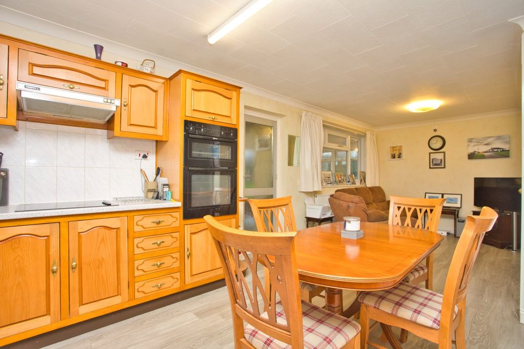 Property photo 3 of 15 Picture 3