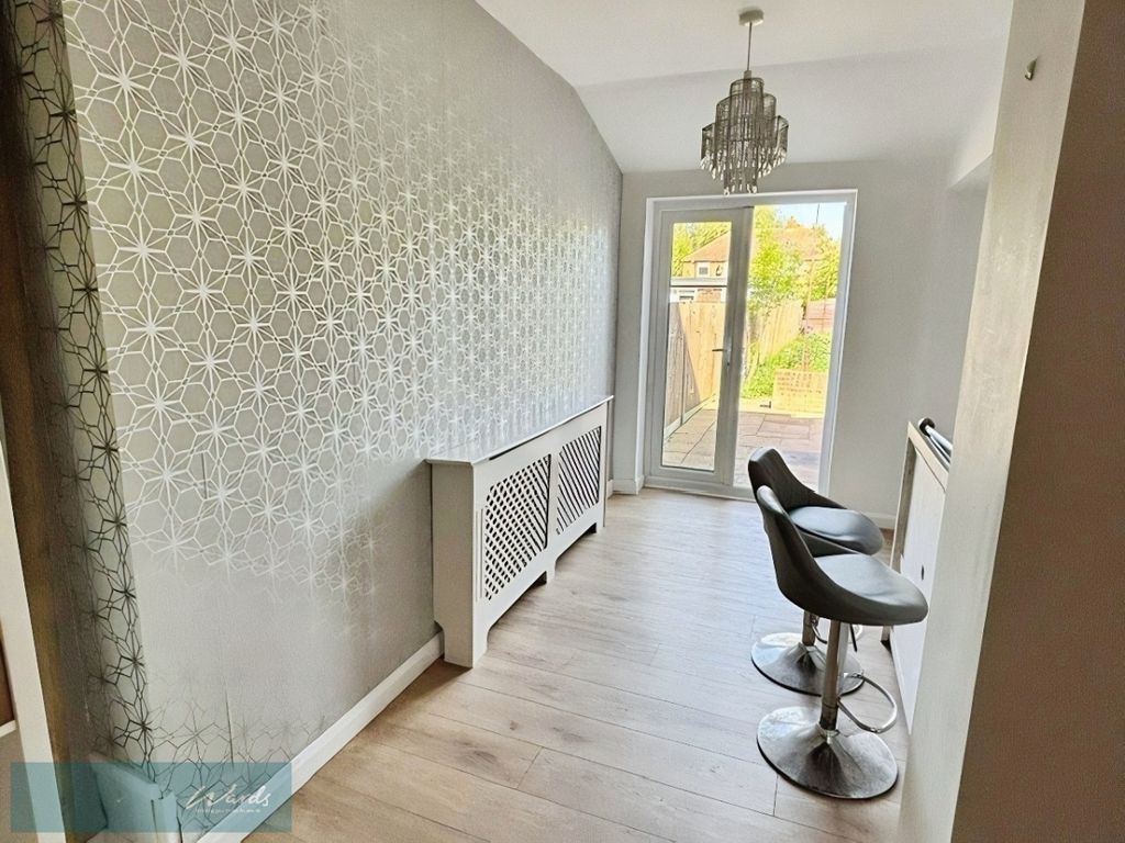 Property photo 3 of 27 46Ea81Cb-Kitch