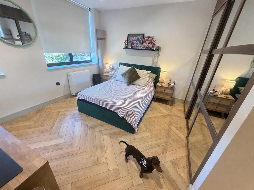 Property photo 1 of 4 Bedroom.Png
