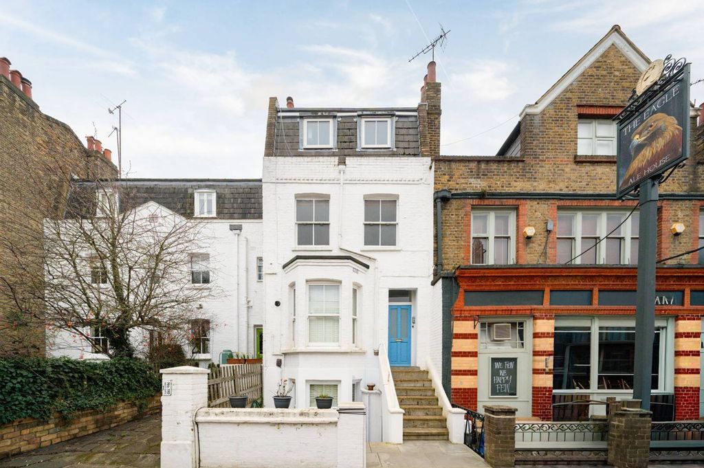 Property photo 2 of 12