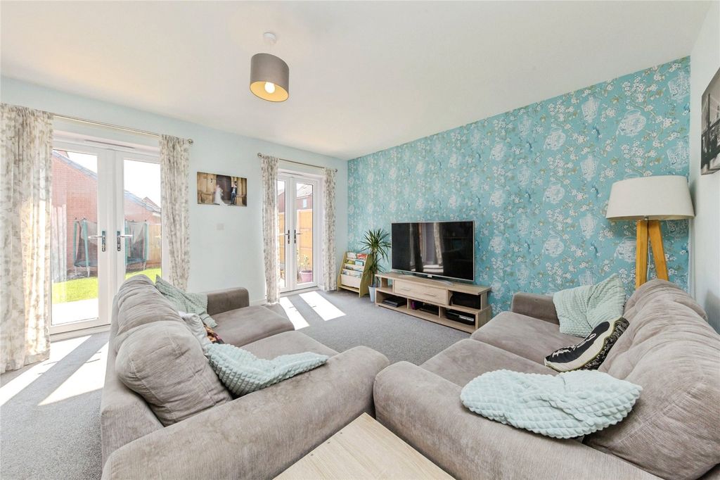 Property photo 3 of 19 Picture No. 13