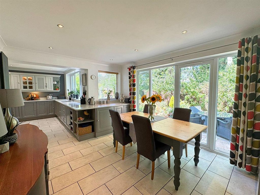 Property photo 3 of 39 Kitchen Dining Room