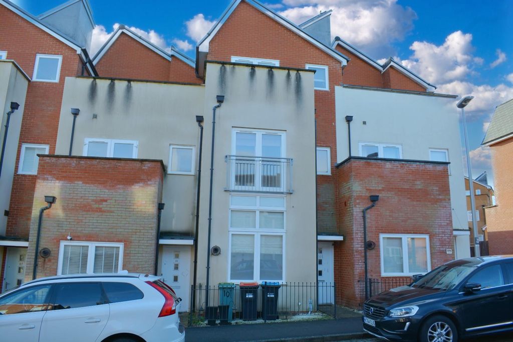 Property photo 1 of 11 Main.Jpg