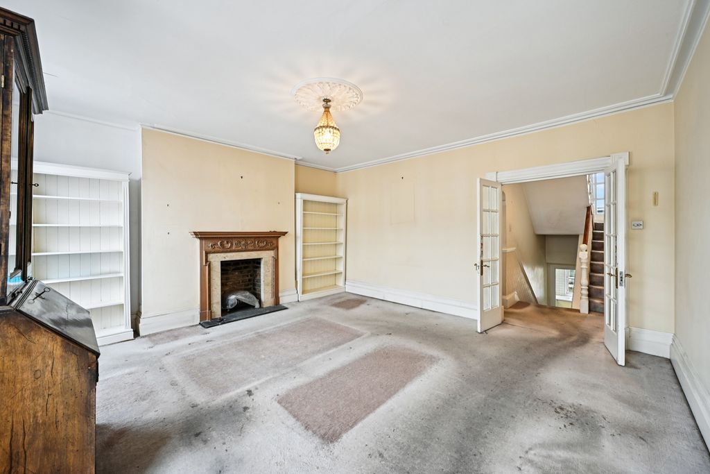 Property photo 2 of 17 Reception