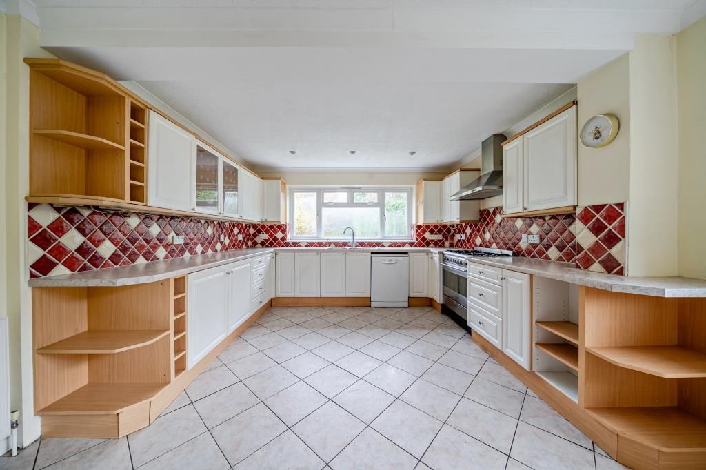 Property photo 2 of 21 Kitchen