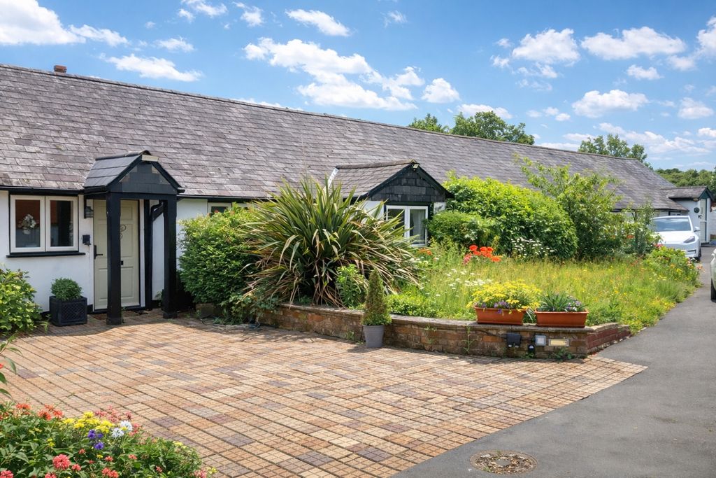 Property photo 1 of 10 Front