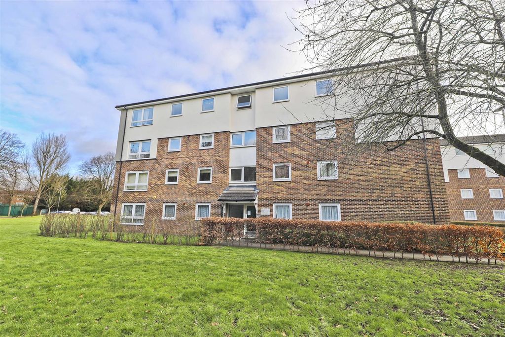 Property photo 1 of 12 External