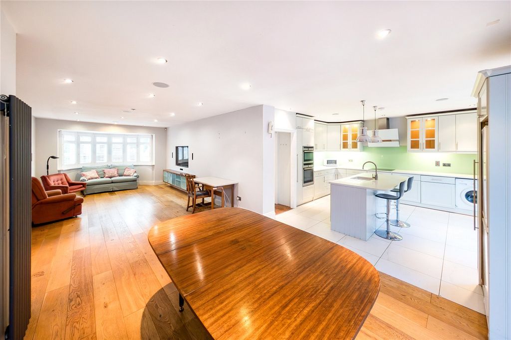 Property photo 3 of 16 Dining/Sitting