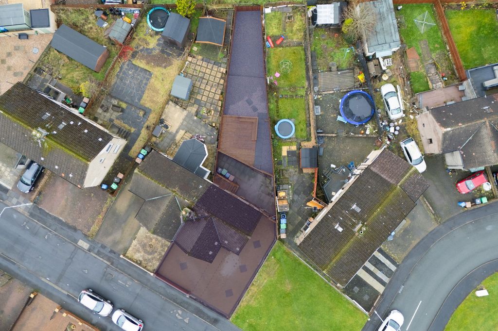 Property photo 2 of 28