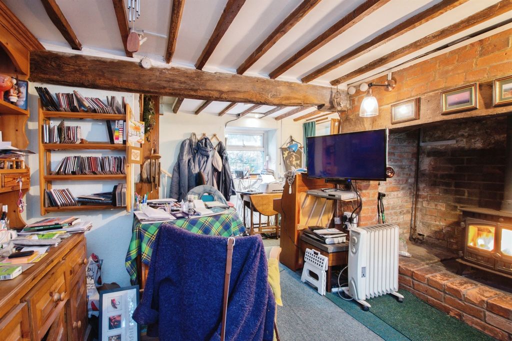 Property photo 2 of 10