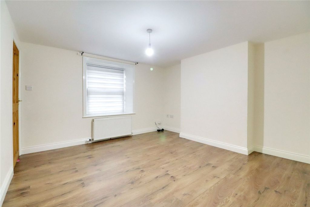 Property photo 3 of 12 Picture No. 13