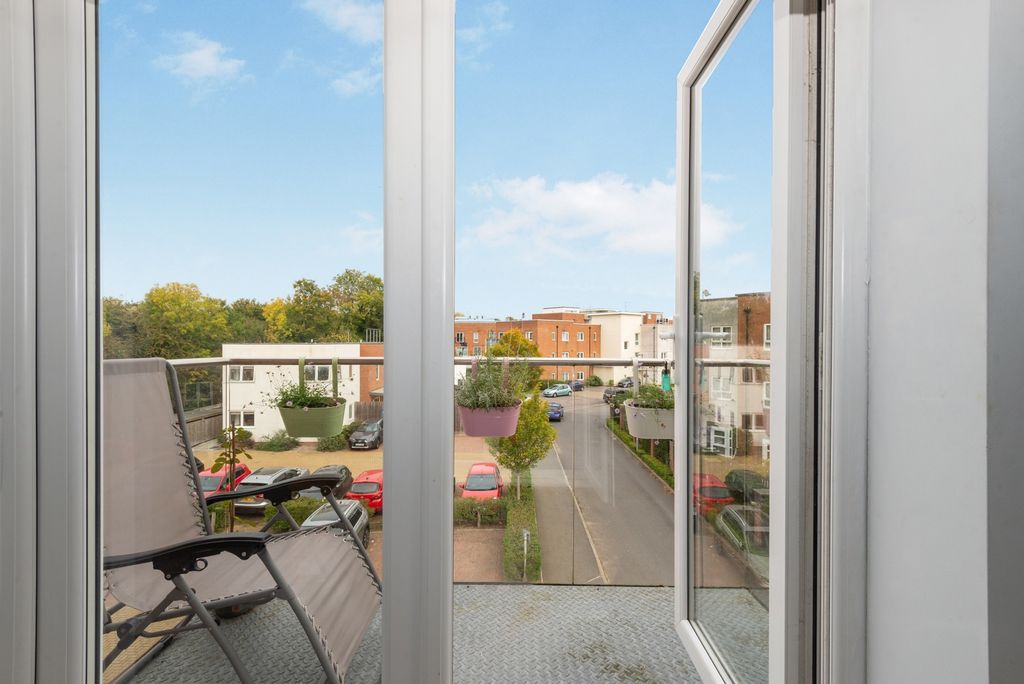 Property photo 3 of 16 Photo