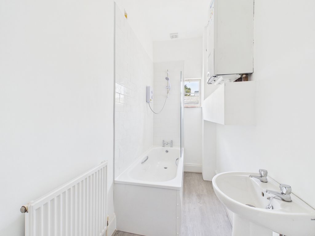 Property photo 3 of 7 Cam01740G0-Pr0572-Still001