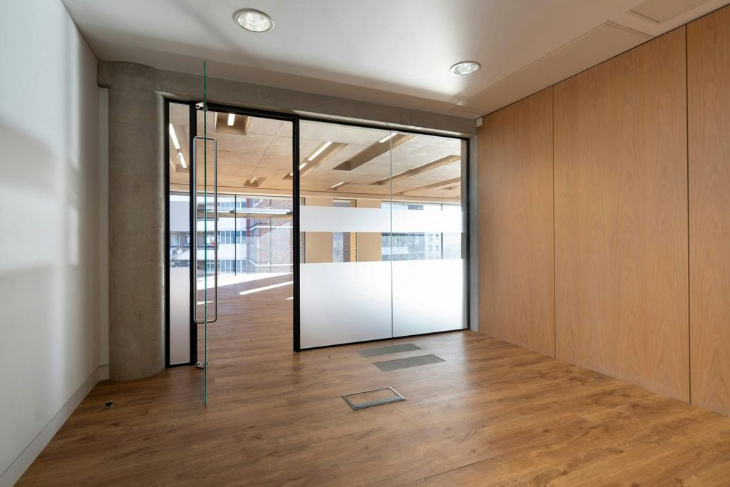 Property photo 3 of 21 4th Floor Meeting Room